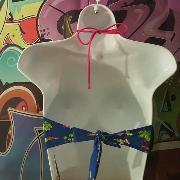 NWT Hollister push up underwire Bikini top size S - Picture 3 of 8